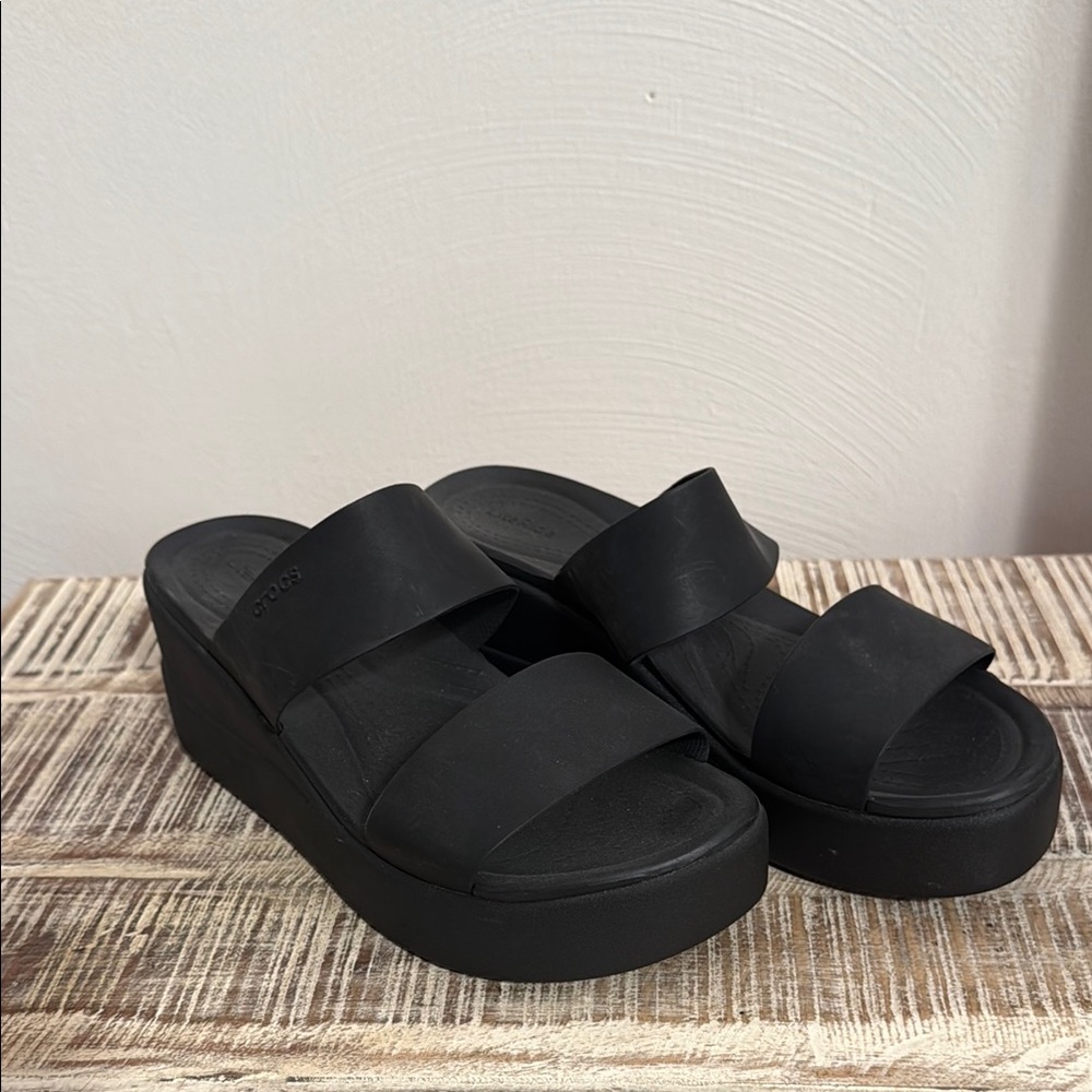 Black Women's Platform Sandals - Crocs